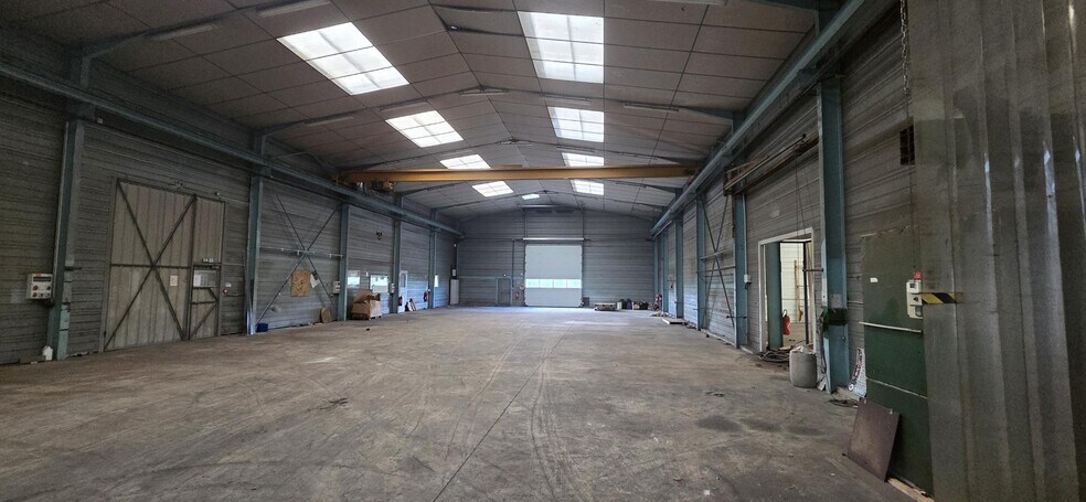 Industriel/Logistique dans Mozé-sur-Louet à vendre - Photo de l’immeuble – Image 2 sur 4