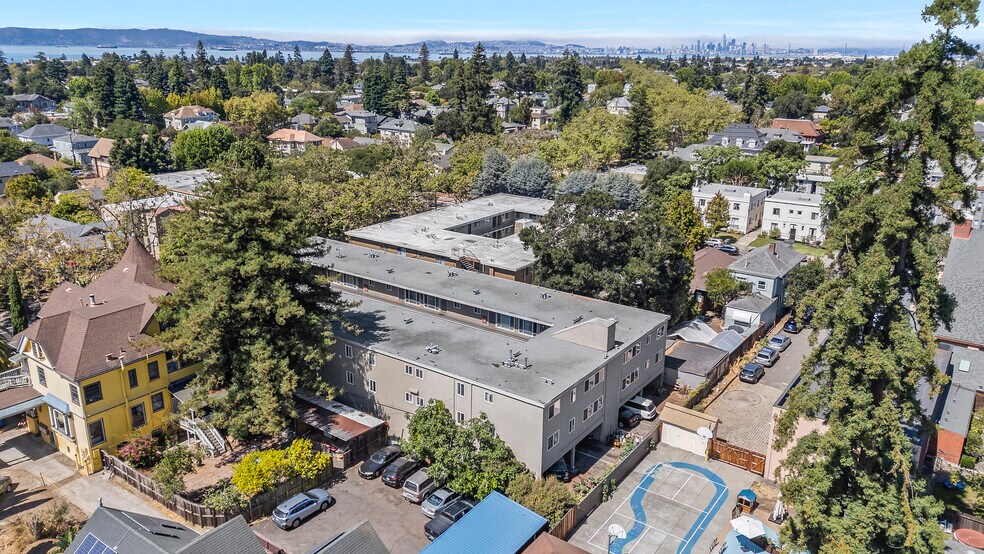 1715 Central Ave, Alameda, CA à vendre - Photo de l’immeuble – Image 1 sur 6