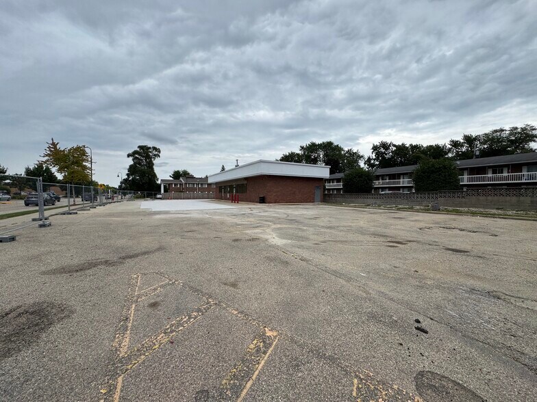 5450 Monona Dr, Madison, WI à vendre - Autre – Image 3 sur 12