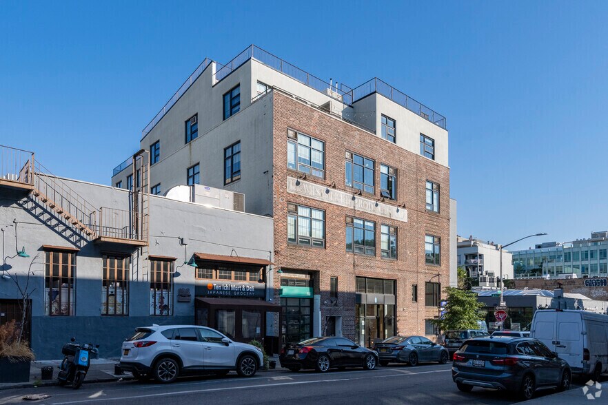 76 N 4th St, Brooklyn, NY à louer - Photo de l’immeuble – Image 3 sur 6