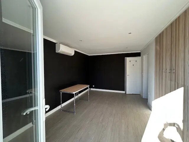 Bureau dans Salon-de-Provence à louer - Photo de l’immeuble – Image 2 sur 12