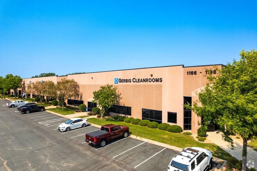 1166-1200 Cliff Rd E, Burnsville, MN à louer - Photo de l’immeuble – Image 3 sur 11