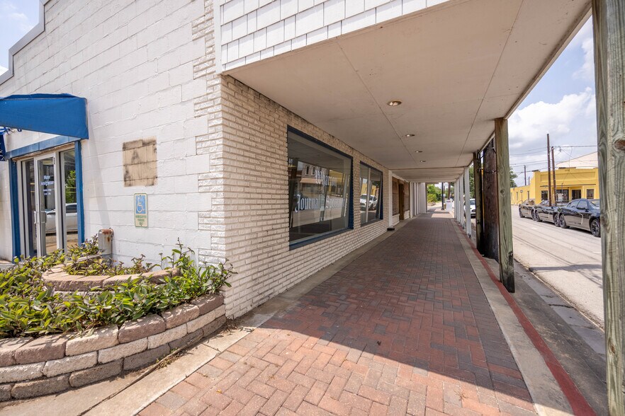 115 W Burleson St, Wharton, TX à vendre - Photo de l’immeuble – Image 2 sur 27