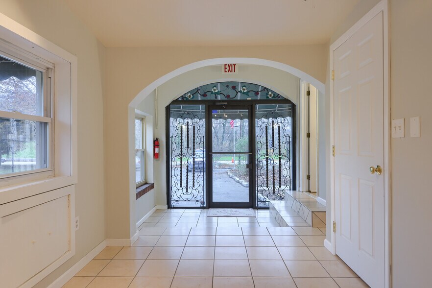 1755 Lincoln Hwy E, Lancaster, PA à louer - Photo de l’immeuble – Image 3 sur 10