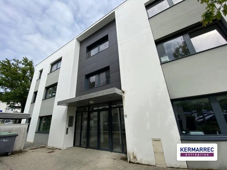Bureau dans Chartres-de-Bretagne à vendre - Photo de l’immeuble – Image 1 sur 2