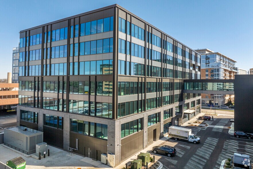 4703 Madison Yards Way, Madison, WI à louer - Photo de l’immeuble – Image 2 sur 17