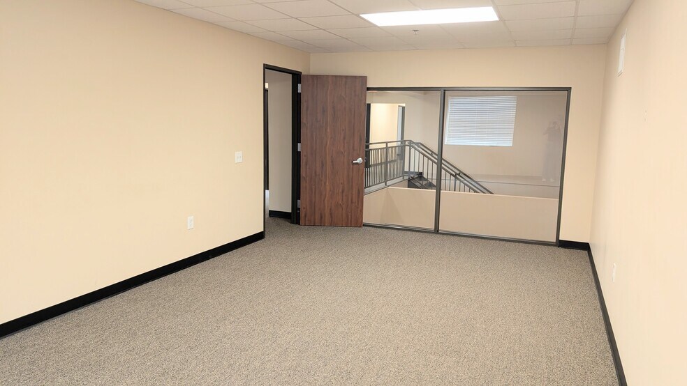 27316 Spectrum Way, The Woodlands, TX à louer - Photo de l’immeuble – Image 3 sur 12