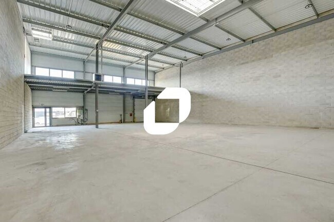 Plus de détails pour 17 Rue Henri Becquerel, Aulnay-sous-Bois - Local d'activités à louer