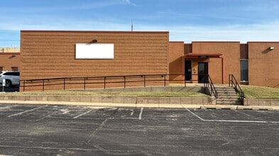3905-3909 NW 36th St, Oklahoma City, OK à louer Photo de l’immeuble– Image 1 sur 3