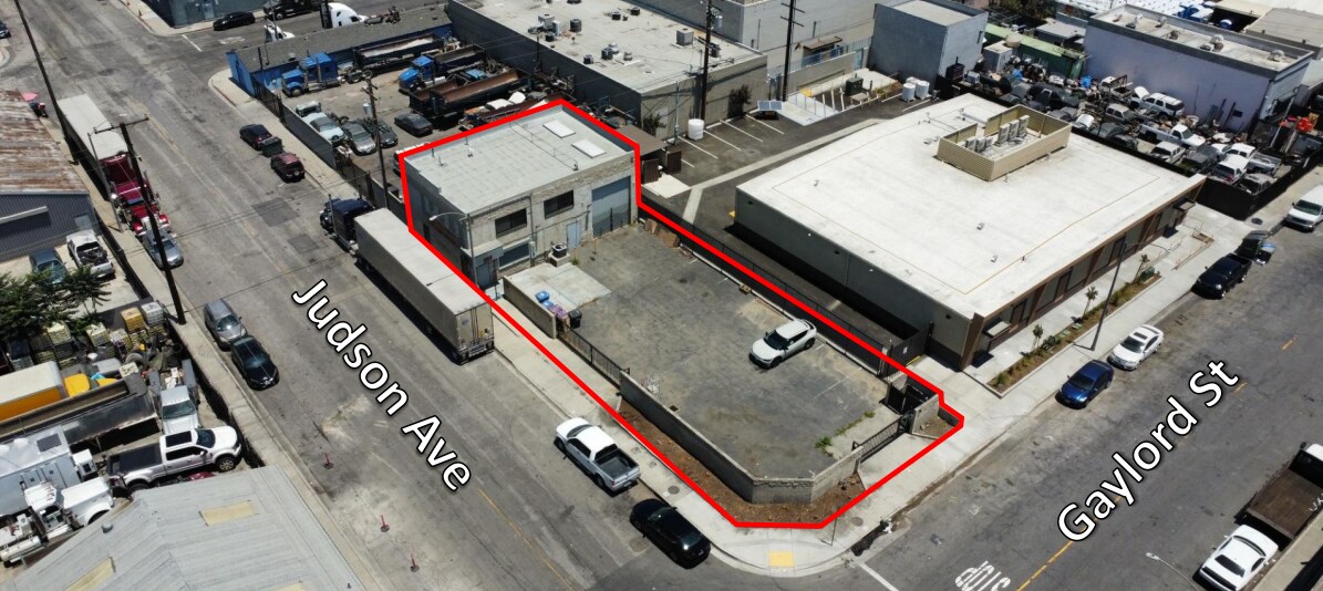 2165 Gaylord St, Long Beach, CA à louer Photo de l’immeuble– Image 1 sur 3
