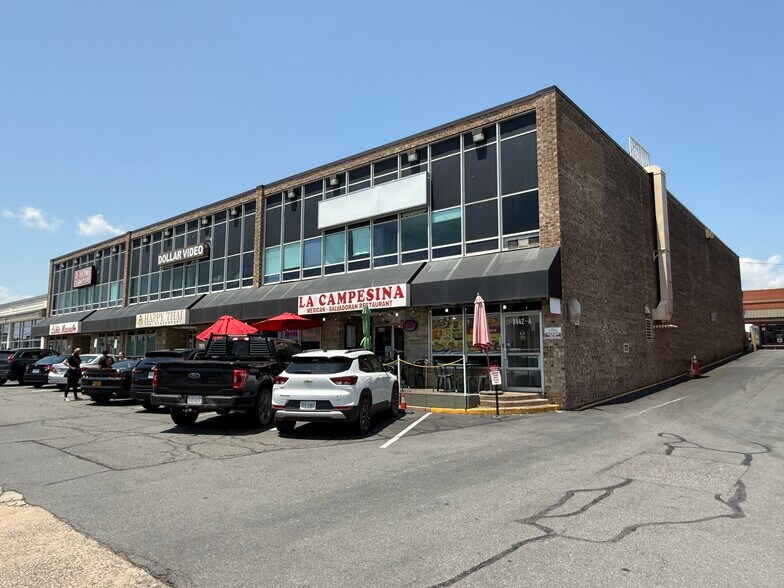 8442-8446 Lee Hwy, Fairfax, VA à louer - Photo de l’immeuble – Image 2 sur 4