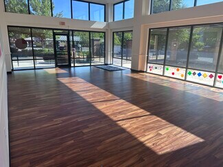 Plus de détails pour 8406 SW Main St, Wilsonville, OR - Local commercial à louer