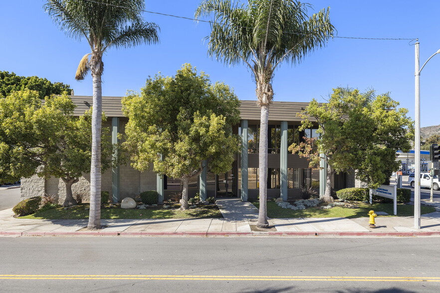 2580-2590 E Main St, Ventura, CA à louer - Photo de l’immeuble – Image 2 sur 7