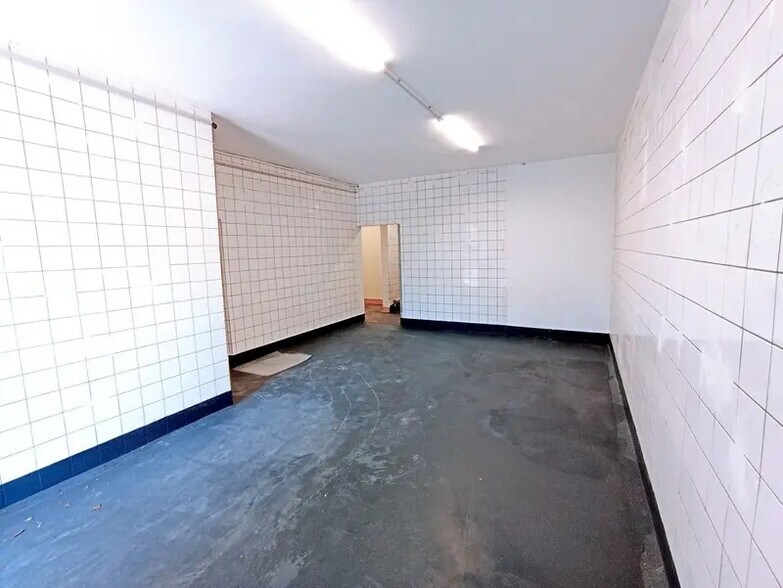 Local d’activités dans Guibeville à louer - Photo de l’immeuble – Image 2 sur 8