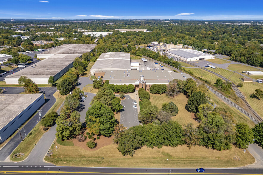 3400 Westinghouse Blvd, Charlotte, NC à louer - Aérien – Image 3 sur 14