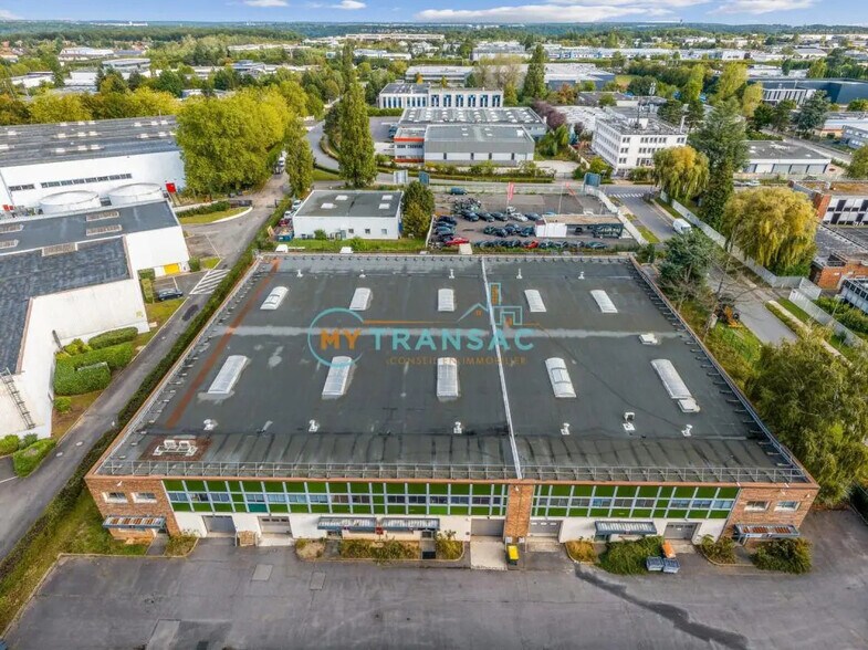 Local d’activités dans Les Ulis à louer - Photo de l’immeuble – Image 1 sur 7