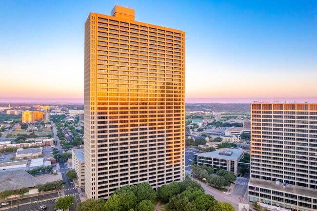 Plus de détails pour 801 Cherry St, Fort Worth, TX - Bureau, Local d'activités à louer