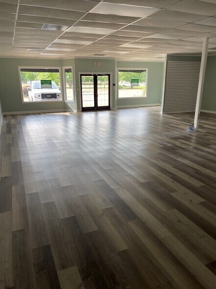 144 S Industrial Rd, Tupelo, MS à louer - Photo de l’immeuble – Image 3 sur 6