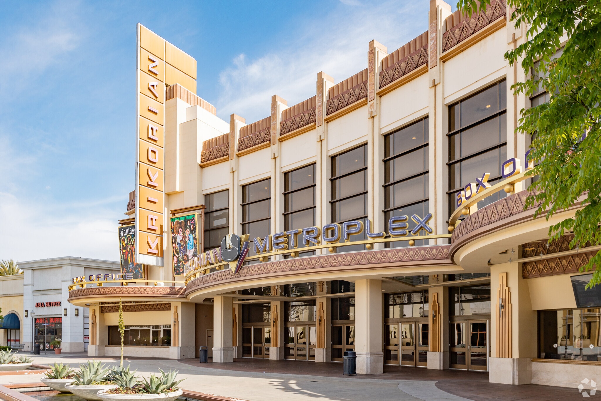 8300 La Palma Ave, Buena Park, CA à louer Photo principale– Image 1 sur 8