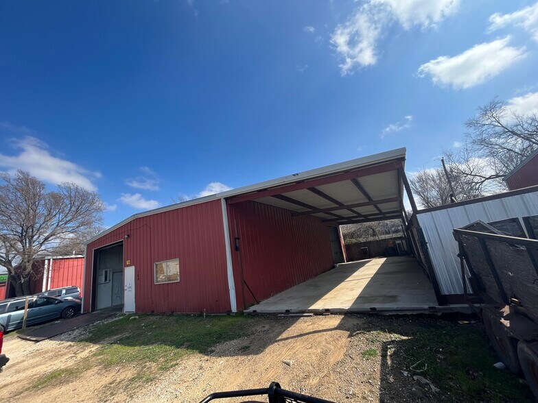 104 Industrial Dr, Kennedale, TX à vendre - Photo de l’immeuble – Image 2 sur 12