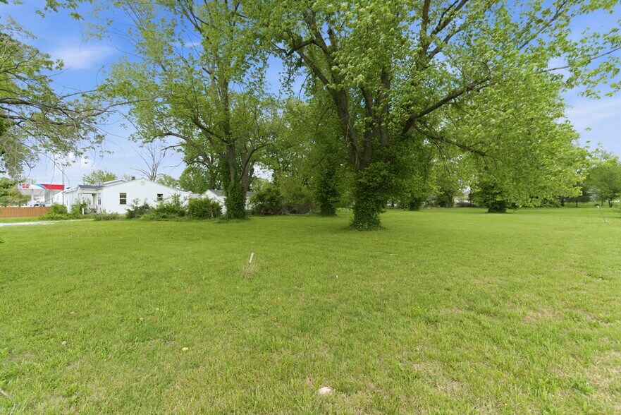 2756 N Brookline Ave, Brookline, MO à vendre - Photo de l’immeuble – Image 3 sur 25