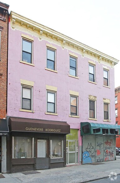 311 Bedford Ave, Brooklyn, NY à louer - Photo de l’immeuble – Image 3 sur 16