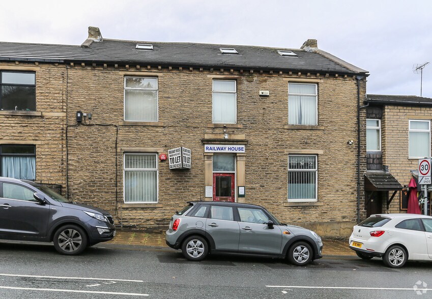 Station St, Holmfirth à vendre - Photo principale – Image 1 sur 2