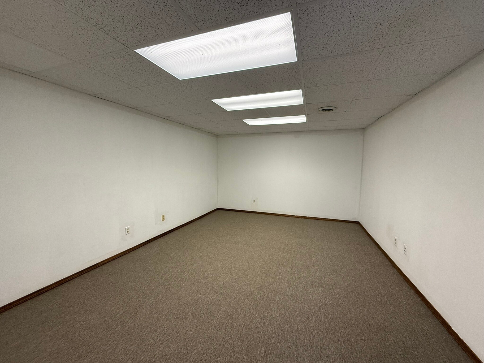 1345 W Mason St, Green Bay, WI à louer Photo intérieure– Image 1 sur 3