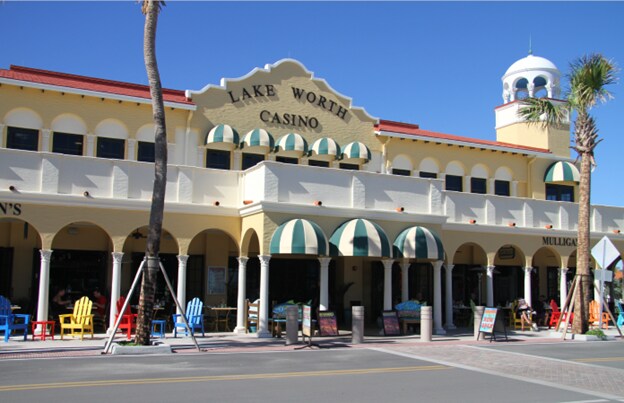 10 S Ocean Blvd, Lake Worth Beach, FL à louer Photo principale– Image 1 sur 8