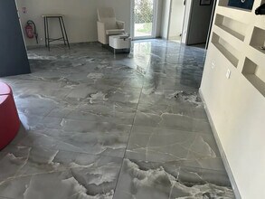 Local commercial dans La Verpillière à vendre Photo intérieure– Image 2 sur 4