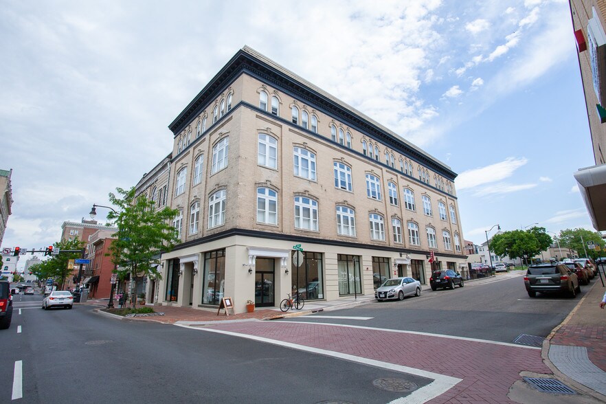 122 S Main St, Harrisonburg, VA à louer - Photo de l’immeuble – Image 1 sur 3