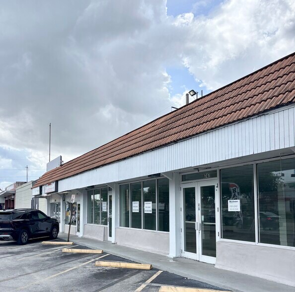 6741-6757 SW 8th St, Miami, FL à louer - Photo de l’immeuble – Image 1 sur 7