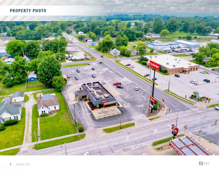 454 N Broad St, Carlinville, IL à vendre - Photo de l’immeuble – Image 3 sur 8