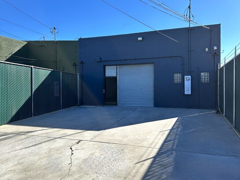 6819 West Blvd, Inglewood, CA à louer - Photo de l’immeuble – Image 1 sur 15