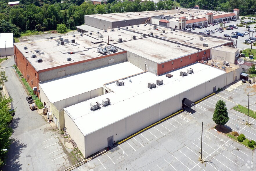 4927 W Market St, Greensboro, NC à vendre - Aérien – Image 1 sur 6