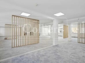 137 Rue De L'Universite, Paris à louer Photo de l’immeuble– Image 2 sur 7