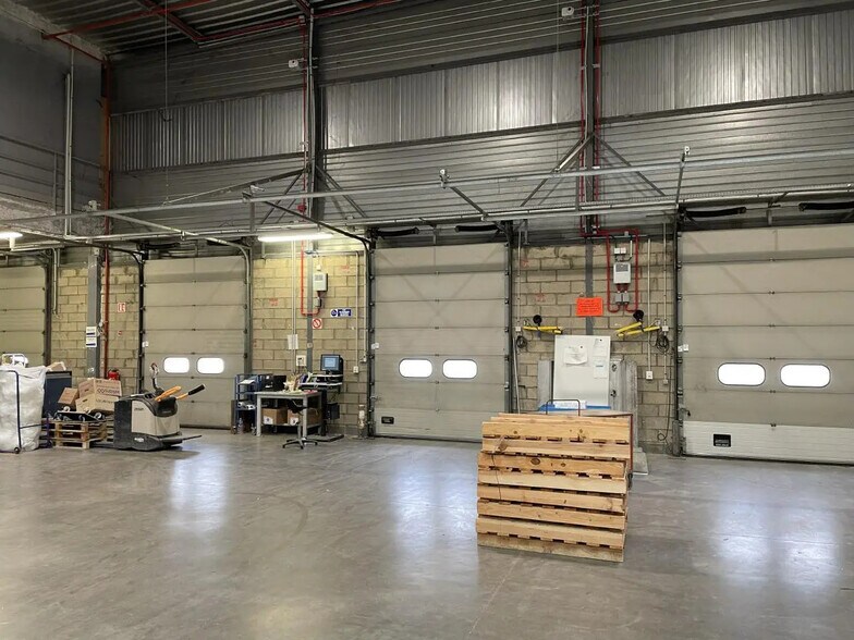 Bureau dans Stains à louer - Photo intérieure – Image 3 sur 8