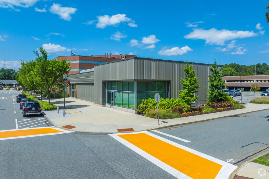 2400 District Ave, Burlington, MA à louer - Photo principale – Image 1 sur 5