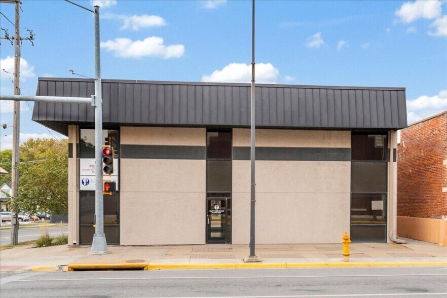 100 E Broadway St, Council Bluffs, IA à vendre - Photo de l’immeuble – Image 2 sur 43