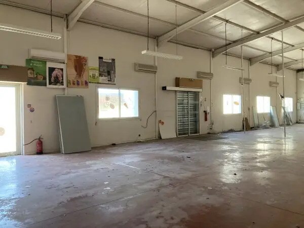 Local d’activités dans Argelès-sur-Mer à louer - Photo de l’immeuble – Image 2 sur 4