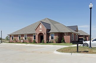 Plus de détails pour 1804 Commons Cir, Yukon, OK - Bureau à louer