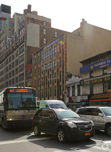 204-208 E 23rd St, New York, NY à louer - Photo principale – Image 1 sur 11