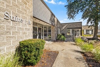 55-57 Hatchetts Hill Rd, Old Lyme, CT à louer Photo de l’immeuble– Image 2 sur 24