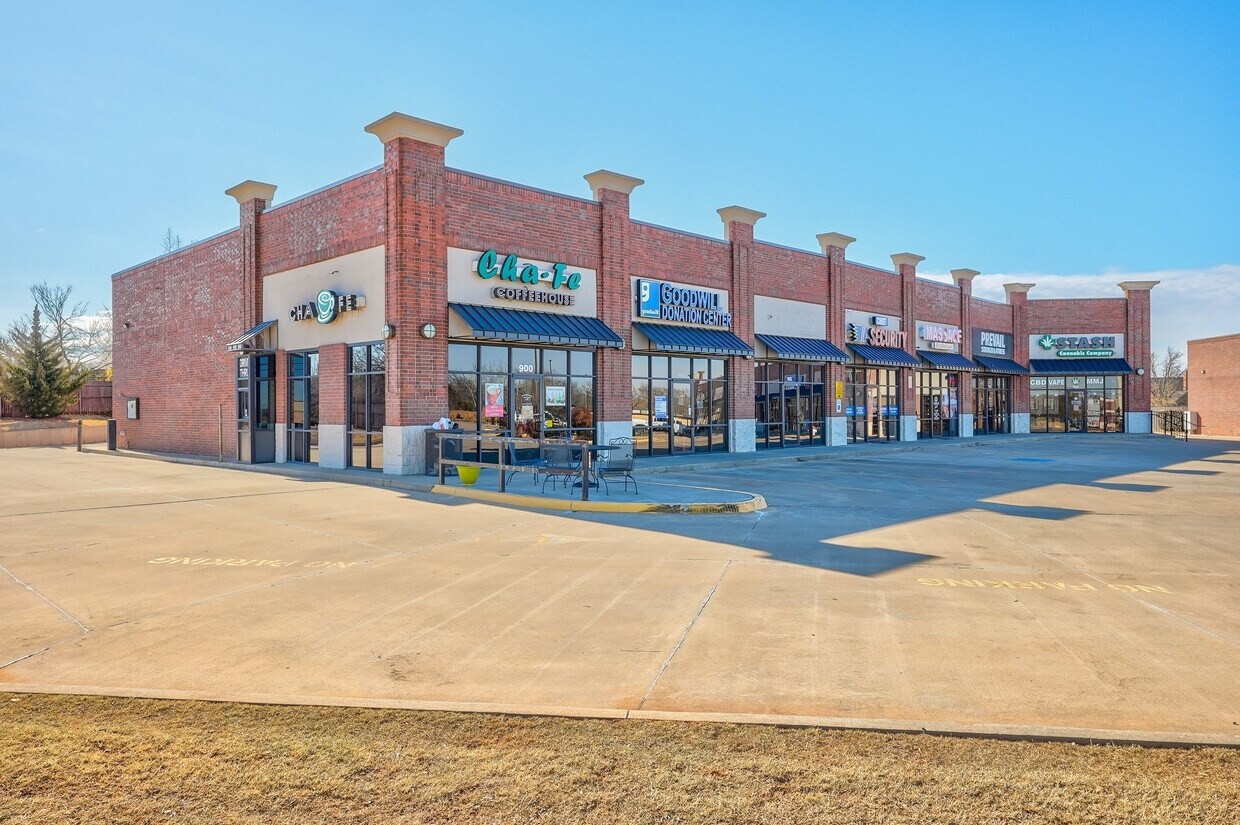 900-1016 NW 150th St, Edmond, OK à louer Photo principale– Image 1 sur 7