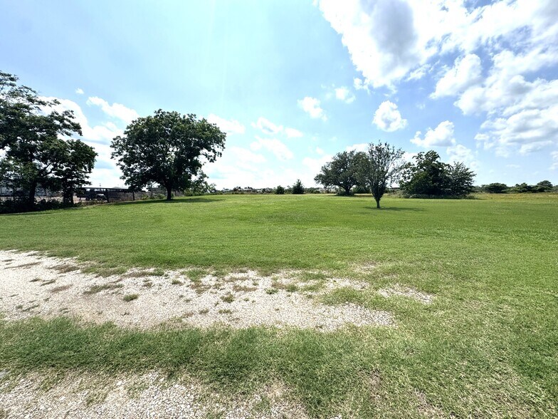 26544 S Hwy 59, El Campo, TX à vendre - Photo de l’immeuble – Image 2 sur 9