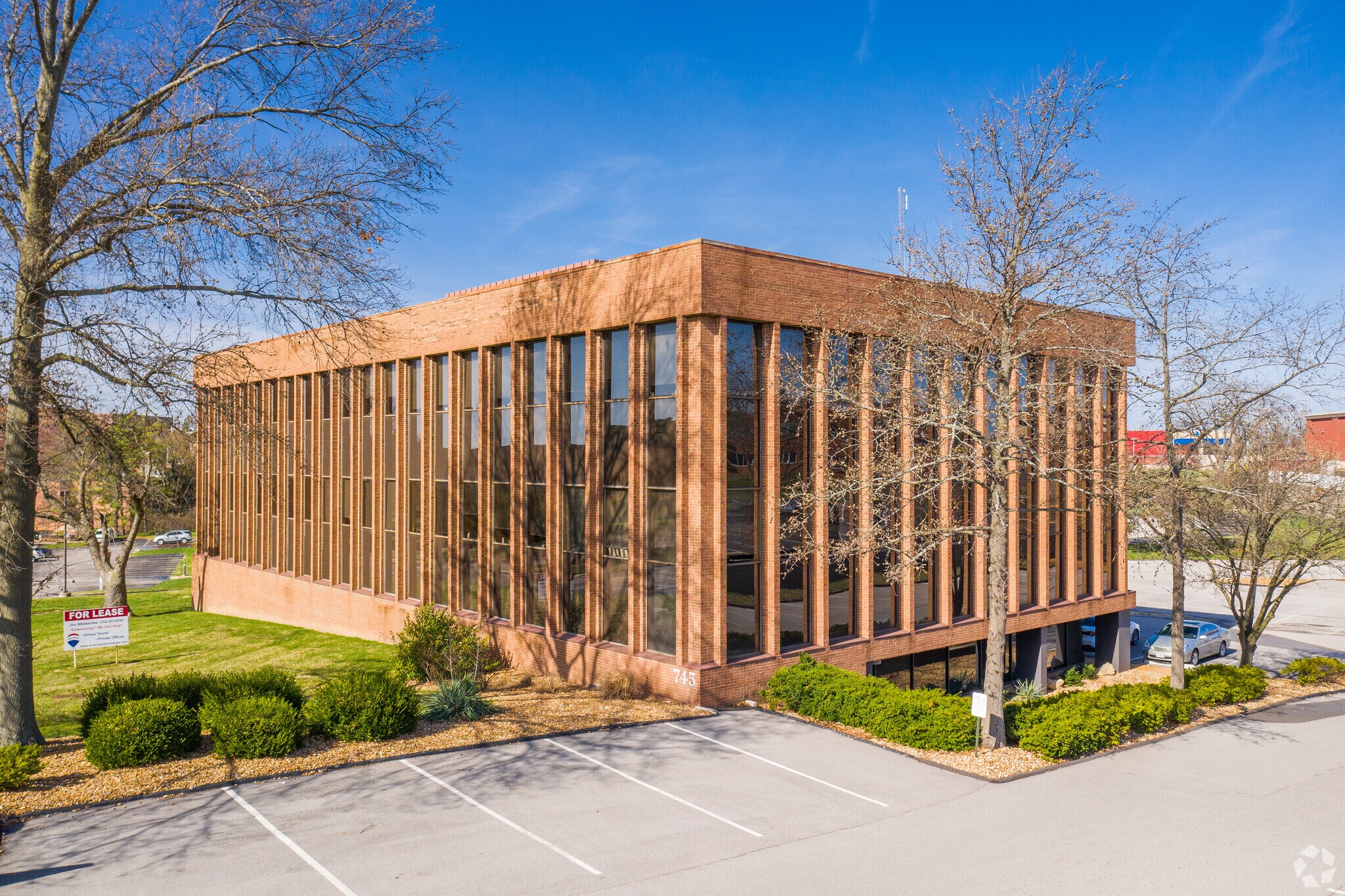 745 Craig Rd, Creve Coeur, MO à louer Photo principale– Image 1 sur 6