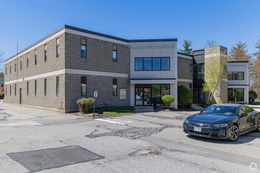 8025 S Willow St, Manchester, NH à louer - Photo de l’immeuble – Image 3 sur 5