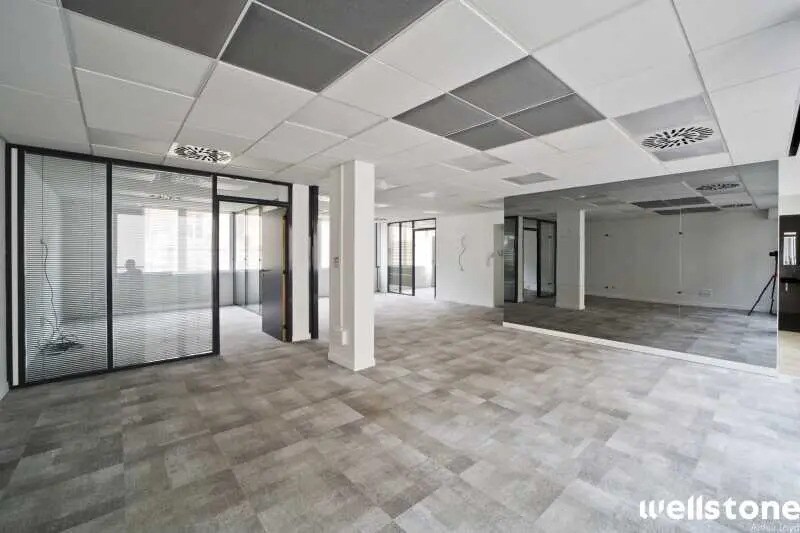 33 Rue François Ier, Paris à louer - Photo de l’immeuble – Image 1 sur 24