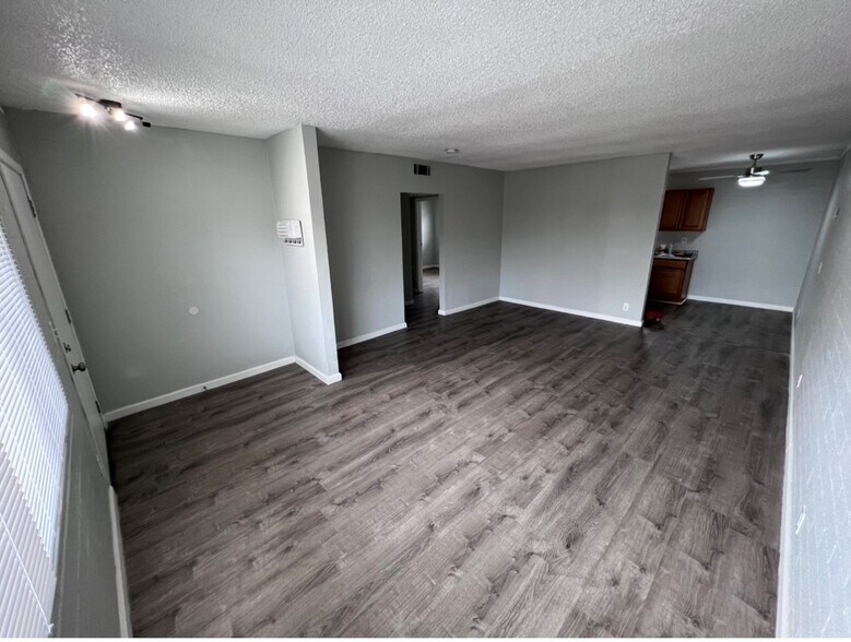 2213 Sunrise Ave, Las Vegas, NV à vendre - Photo de l’immeuble – Image 2 sur 24