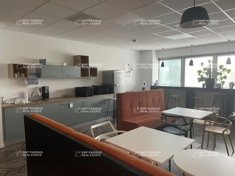 Bureau dans Montbonnot-Saint-Martin à louer - Photo intérieure – Image 2 sur 18
